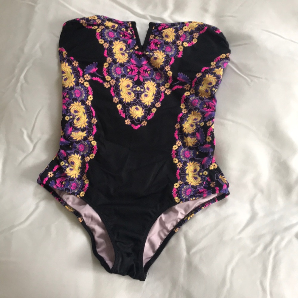 Bathing suit